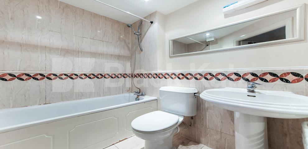 			UNDER OFFER , 2 Bedroom, 1 bath, 1 reception Apartment			 Draymans Court, Stockwell Green